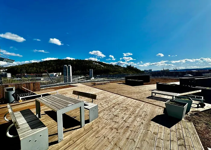 By S & Opera Balcony & Morning Sun Apartment *